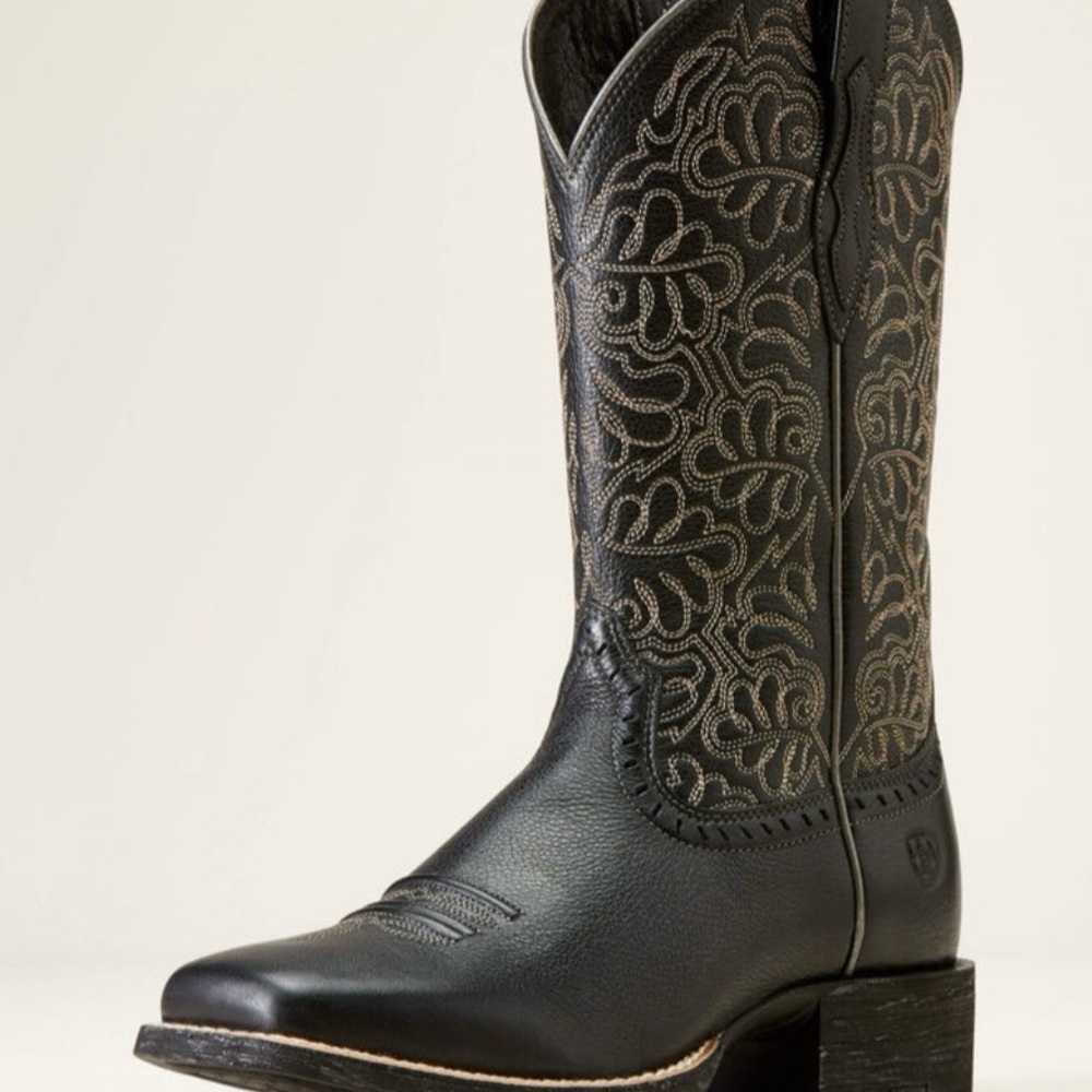 Ariat Women’s Black Leather RoundUp Remuda Wide Square Toe Western Cowgirl Boots - Picture 4 of 10